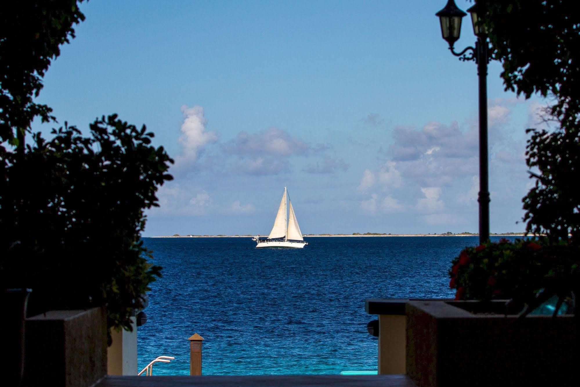 The Bellafonte - Luxury Oceanfront Hotel Playa Esterno foto